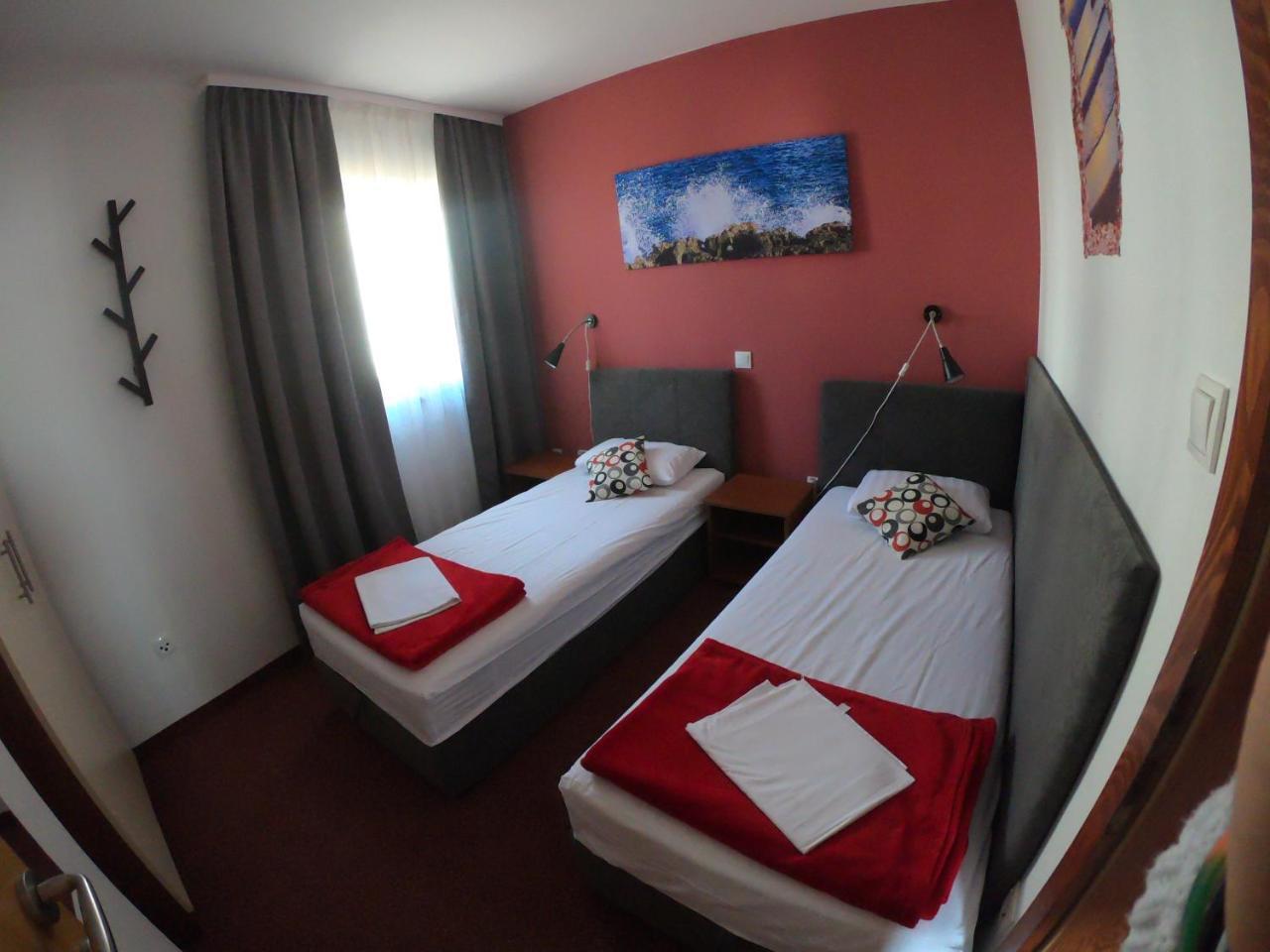Apartments Myadria Malinska Exterior foto